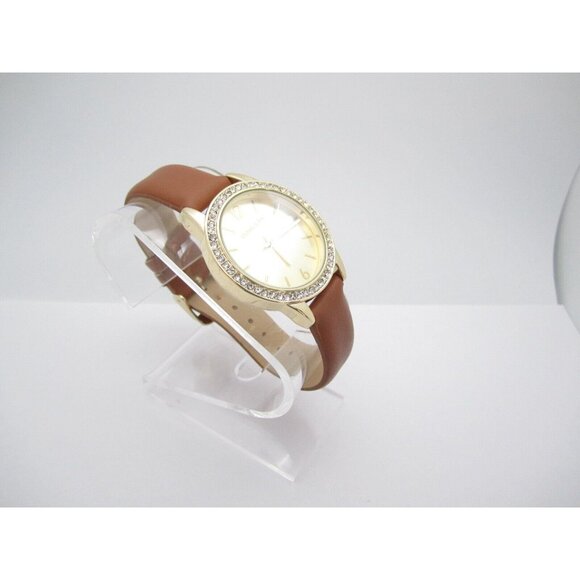 Women's Crown & Ivy Quartz Analog Dial Causal Round Watch (D859) - Picture 4 of 12